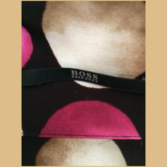 Boss. Silk blouse size 4. Button down - Picture 6 of 9